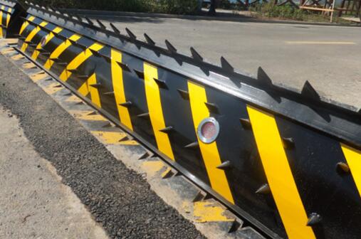 防暴路障機(jī)