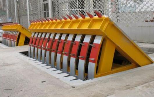 液壓翻板路障機(jī)